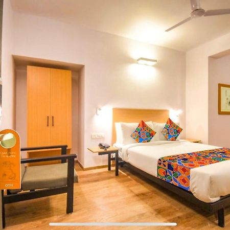 Fabhotel Heera Holiday Inn - Nr Eden Garden Stadium Калькутта Экстерьер фото