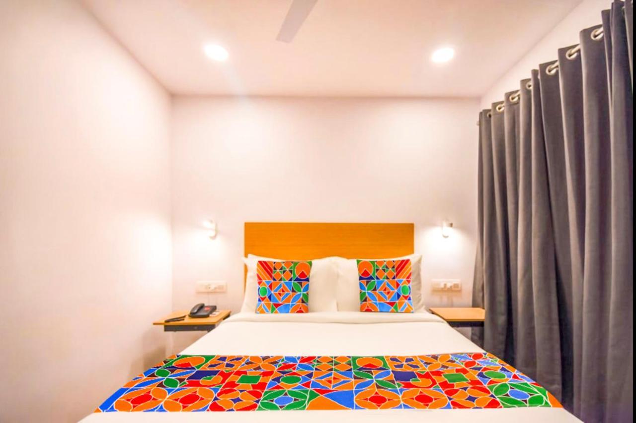 Fabhotel Heera Holiday Inn - Nr Eden Garden Stadium Калькутта Экстерьер фото