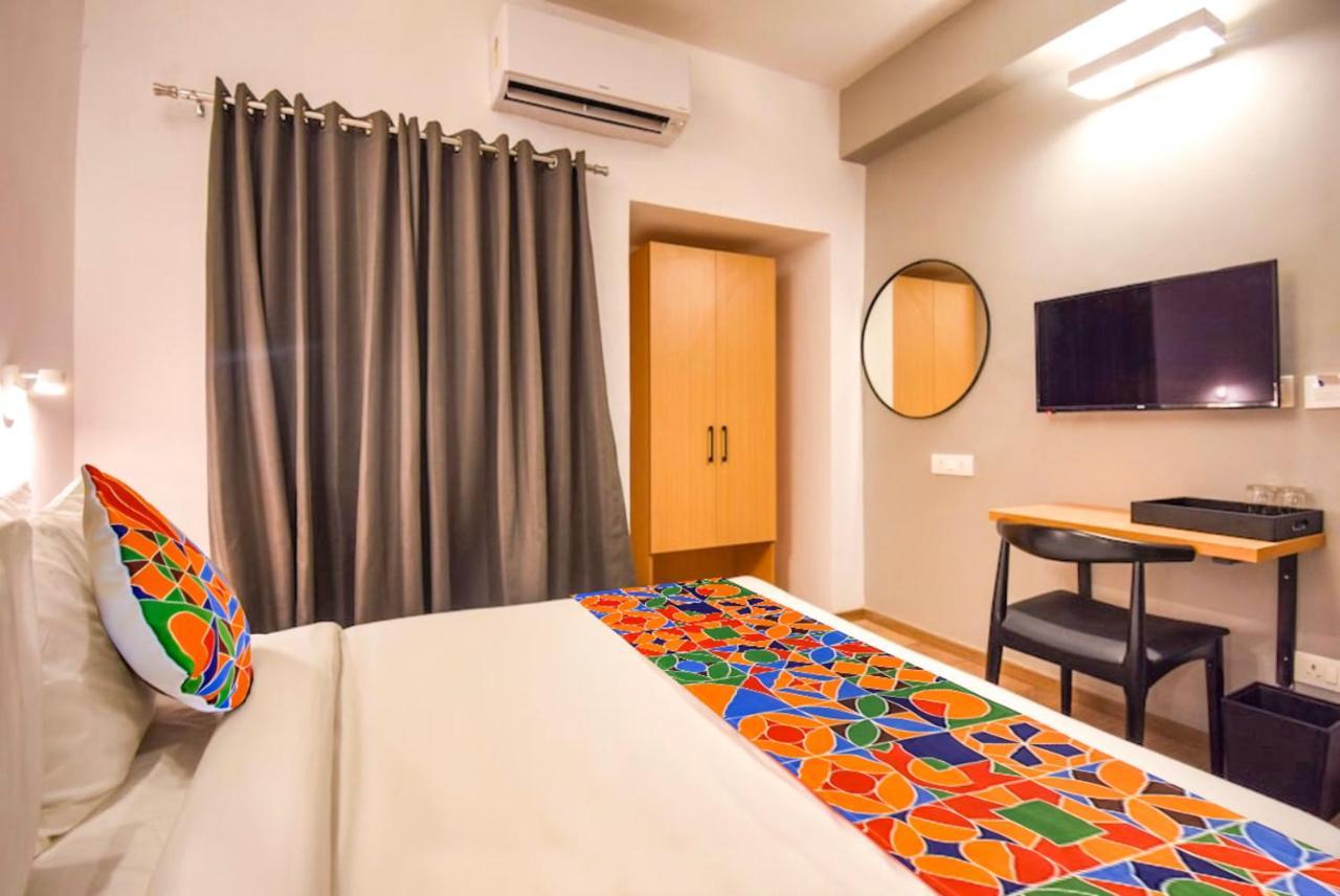 Fabhotel Heera Holiday Inn - Nr Eden Garden Stadium Калькутта Экстерьер фото