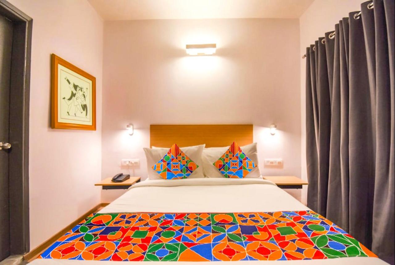Fabhotel Heera Holiday Inn - Nr Eden Garden Stadium Калькутта Экстерьер фото